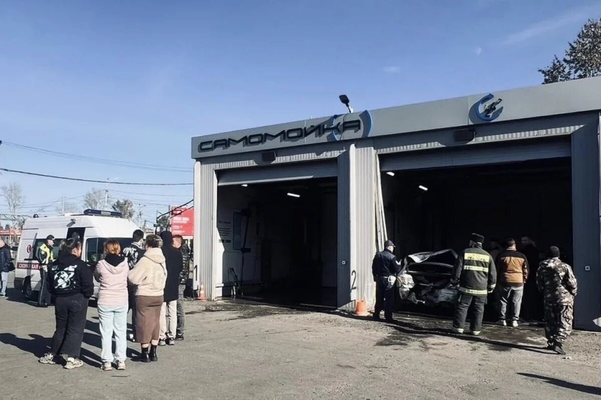    Пять автомобилей столкнулись в Хабаровске у автомойки, пострадали трое