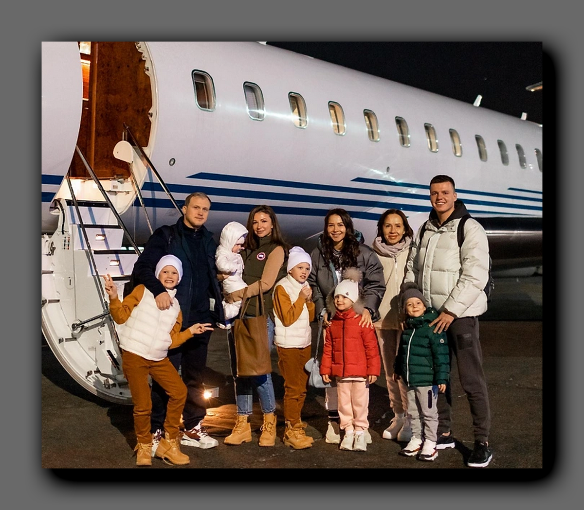 В декабре 2020-го Блиновские и Чекалины на частном самолете летали отдыхать в Кению. Скриншот @ elena_blinovskaya