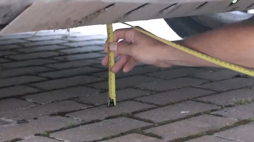 А теперь достанем рулетку и проверим дорожный просвет.