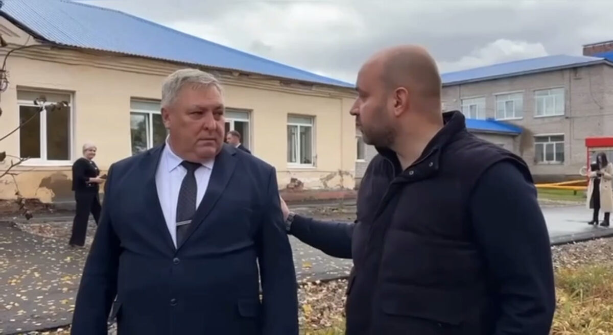 Скриншот видео, на котором губернатор Самарской области в жесткой форме отправил главу Кинельского района Юрия Жидкова в отставку