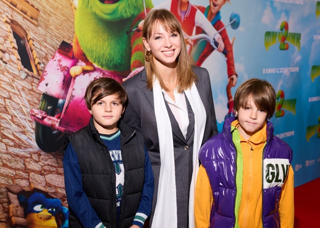 Полина Диброва с детьми