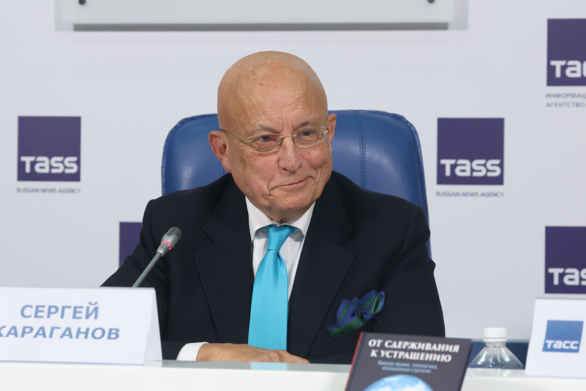 На илл.: Сергей Караганов