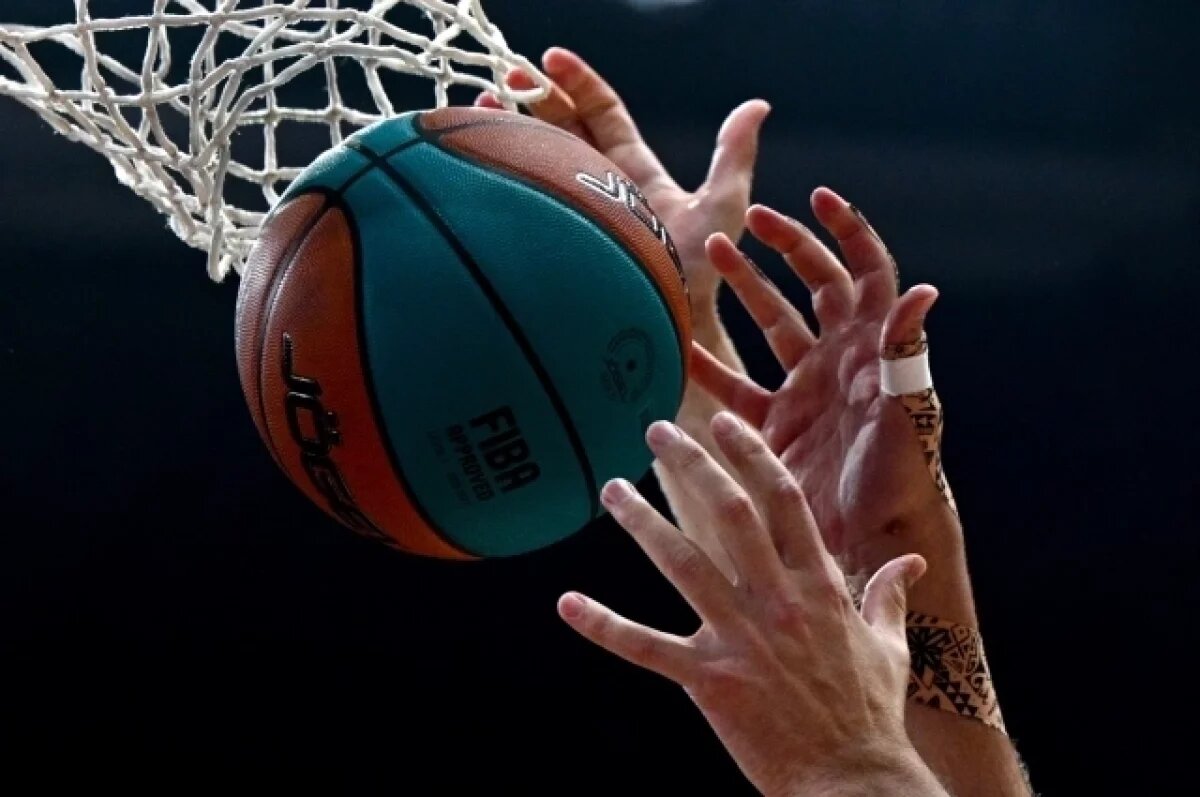    В Белграде на матче баскетбольной Евролиги включили песню о великой России