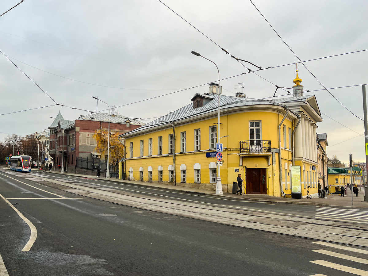 Особняк, в котором располагается «Орбита» →