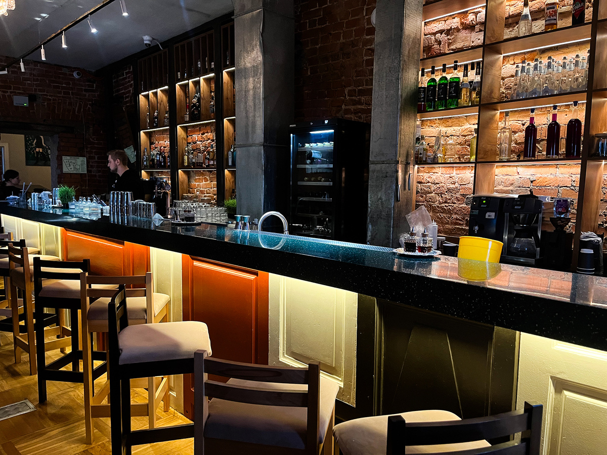 Барная стойка →