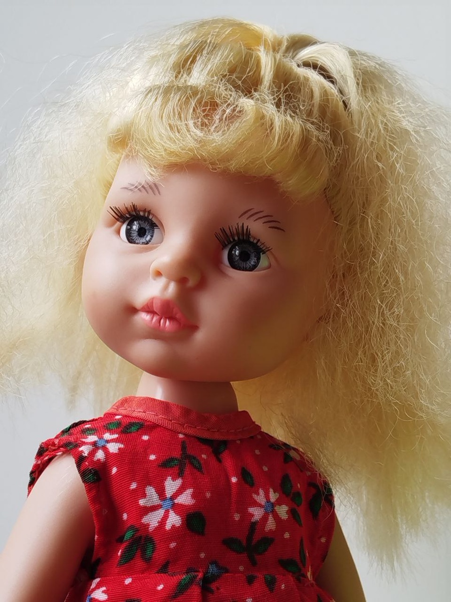 кукла псевдо Паола Рейна