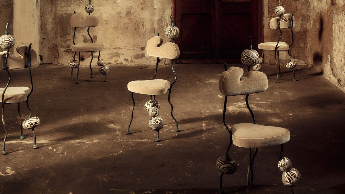 Капсула мебели от дизайнера Генри Холланда.