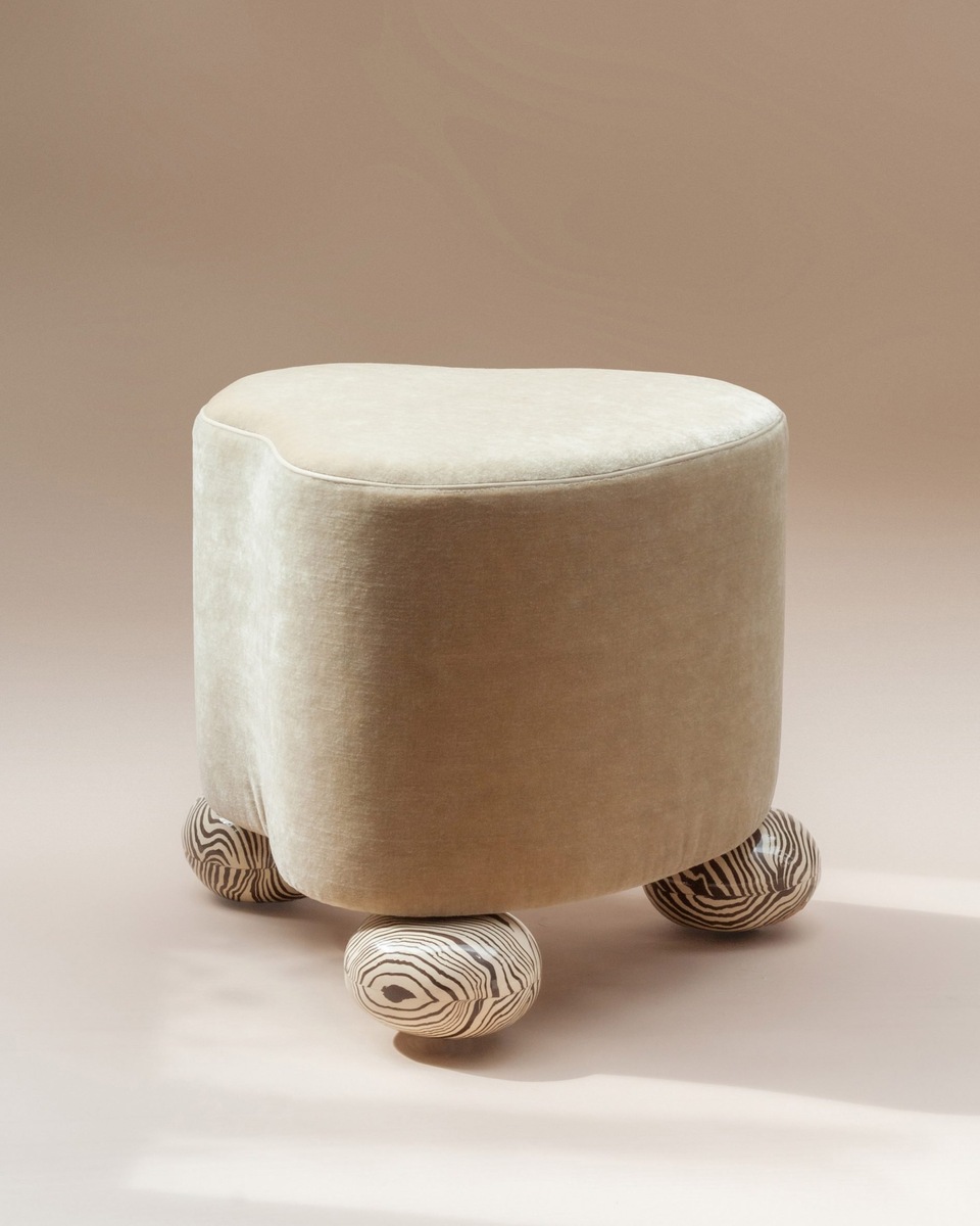 Пуф от дизайнера Генри Холланда.