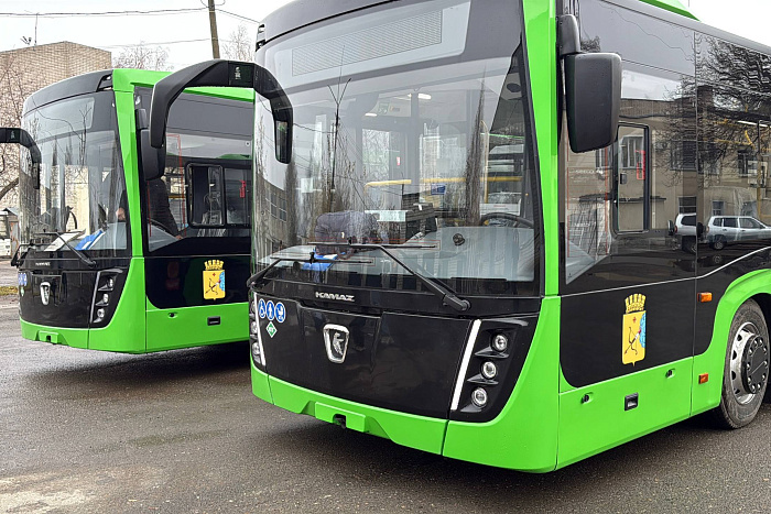    Первые большие зеленые автобусы на газомоторном топливе поступили в Кирове