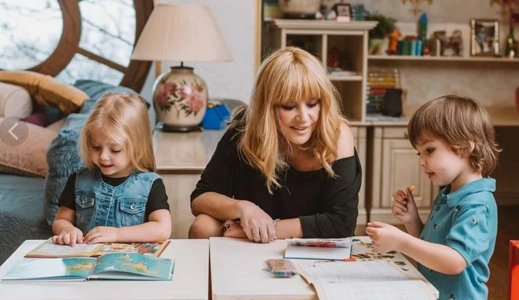 Пугачева с детьми 