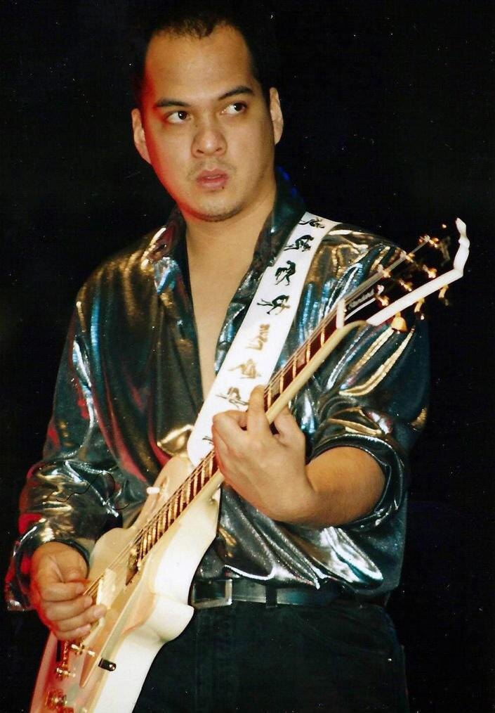 Joey Santiago (80s)