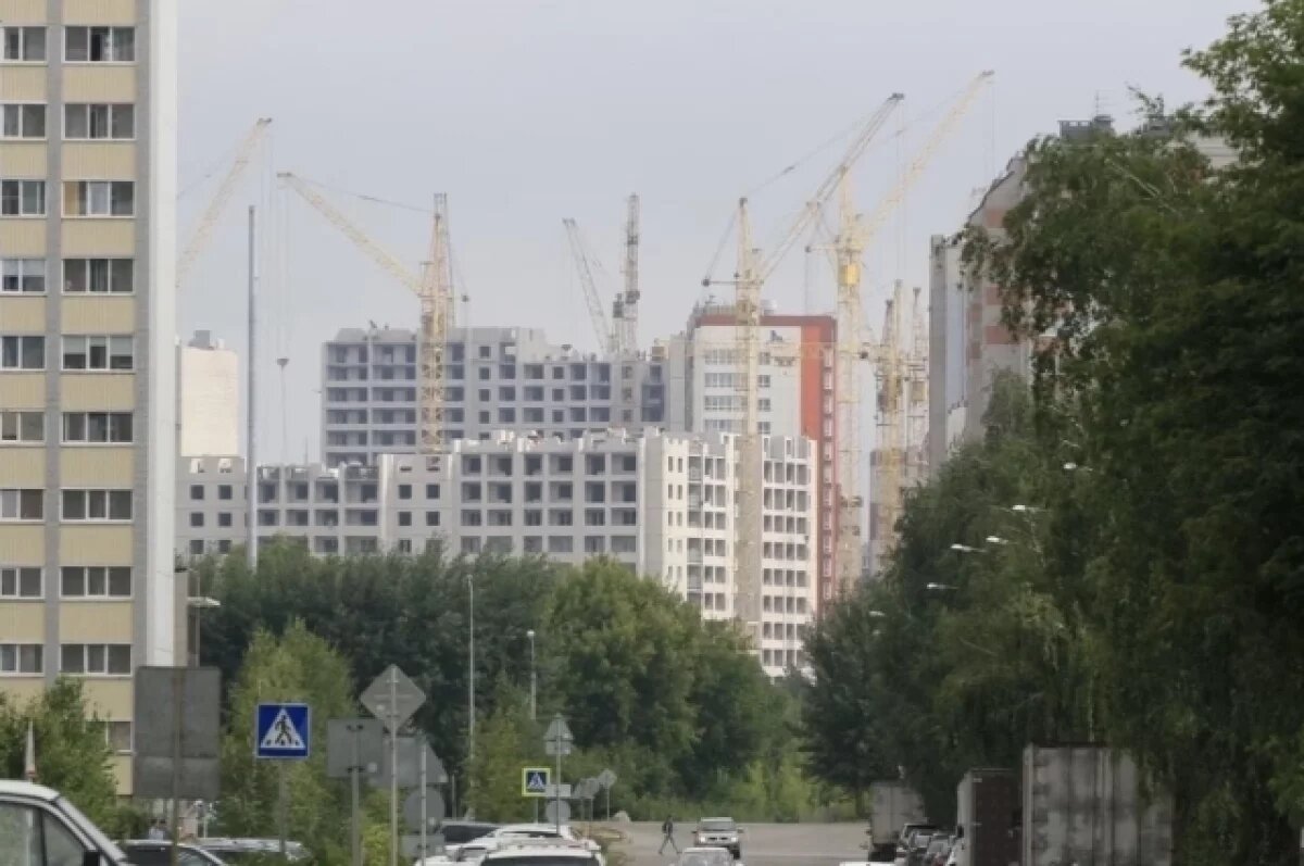    Жильцы многоэтажек на Папанинцев в Барнауле недовольны стройкой во дворе