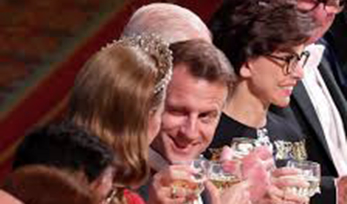 Макрон во время официального визита в Британии