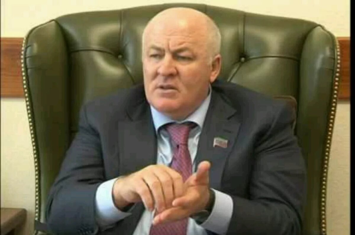    Сулейманова уже обвиняли в коррупции, но оправдали.