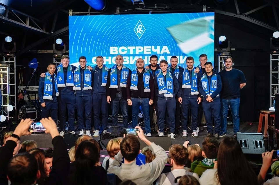    «Крылья Советов» провели встречу новичков команды с болельщиками Сайт ПФК "Крылья Советов"