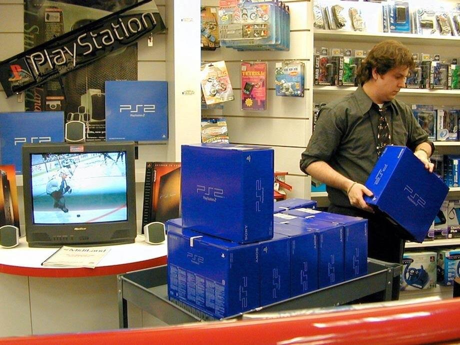 Старт продаж Sony Playstation 2, 26 Октября, 2000г.