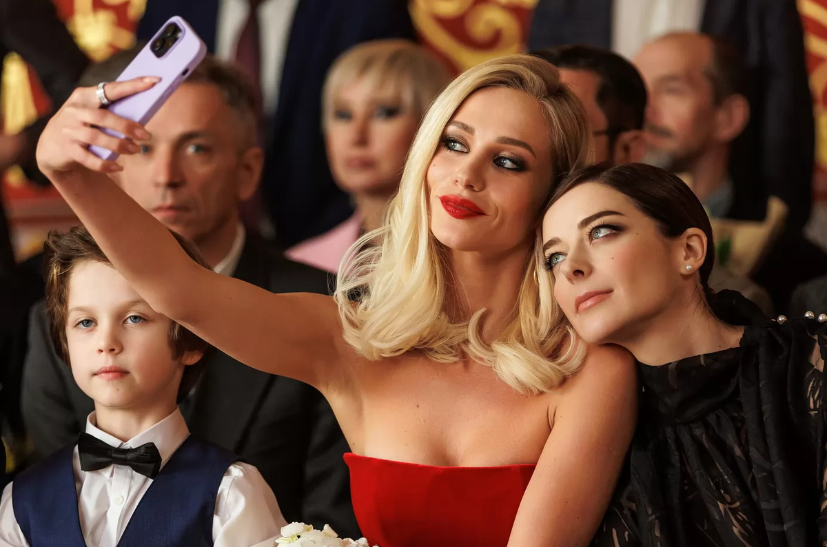 Маша и Ксения в финальном эпизоде сериала «Москва слезам не верит. Всё только начинается»