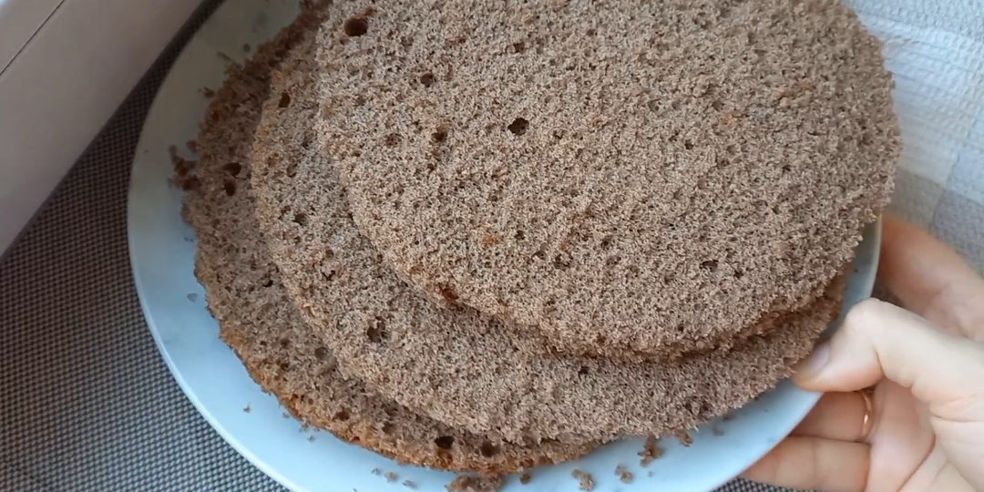 Как приготовить пышный шоколадный бисквит в мультиварке.