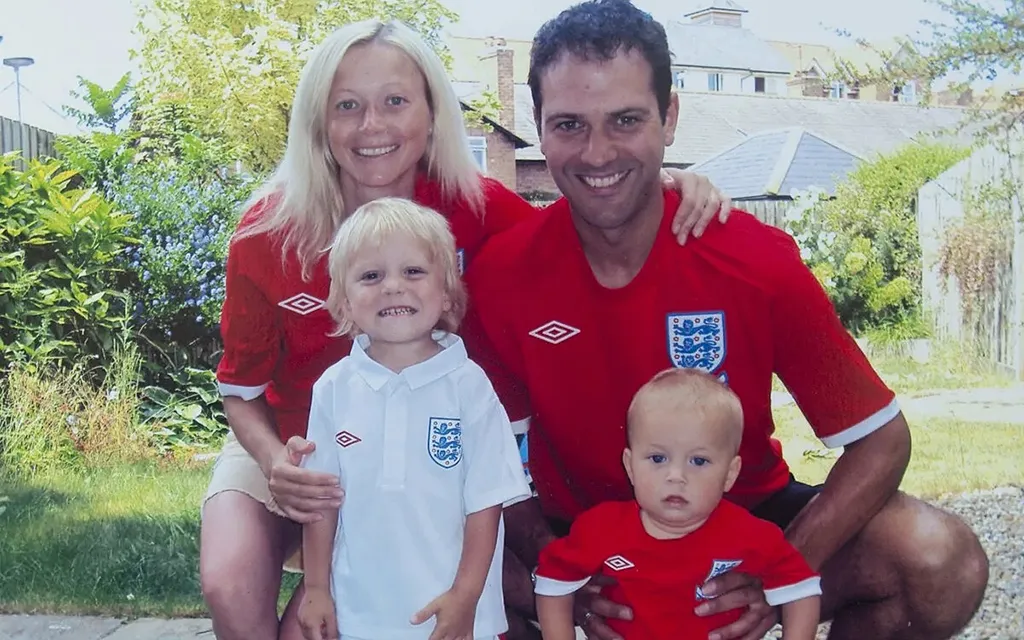    Елена Бережная с бывшим мужем и детьми