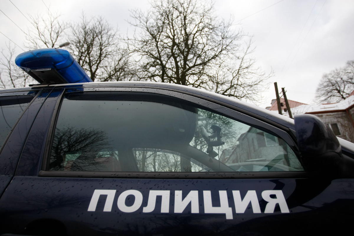 Правоохрвнители обвинили бывшую сотрудницу банка и ее супруга в краже денег со счетов.