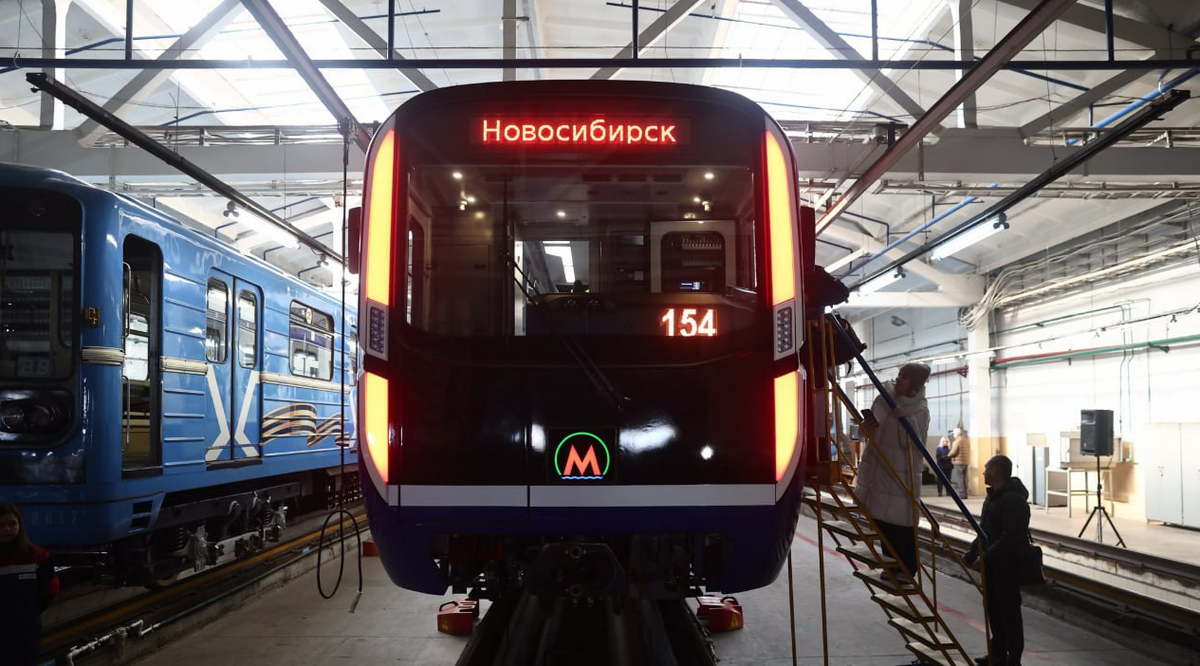 Метропоезд 81-725.3 «Ермак» в депо ТЧ-1 «Ельцовское», г. Новосибирск. Источник: НГС — новости Новосибирска