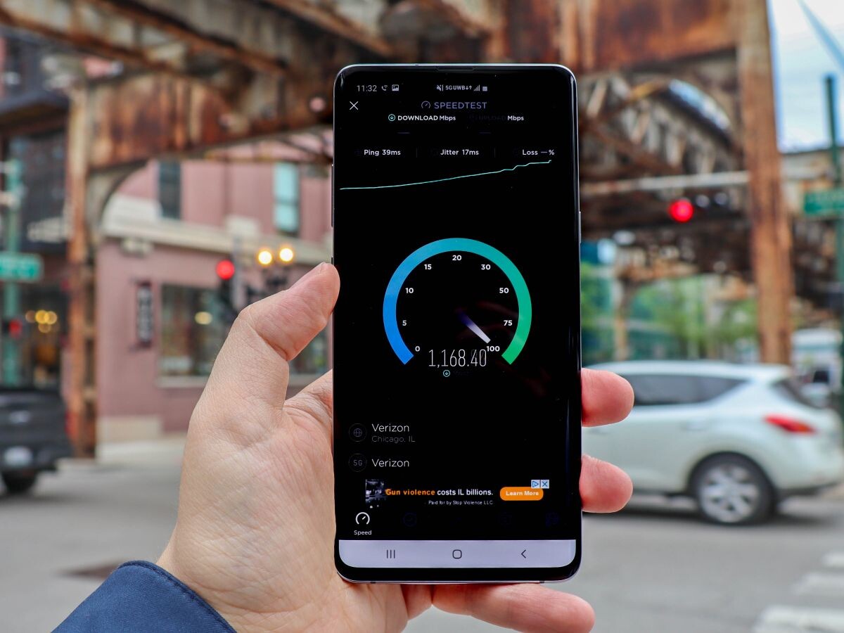    Инсайд: смартфоны Galaxy будут «резать» скорость интернета для улучшения автономности