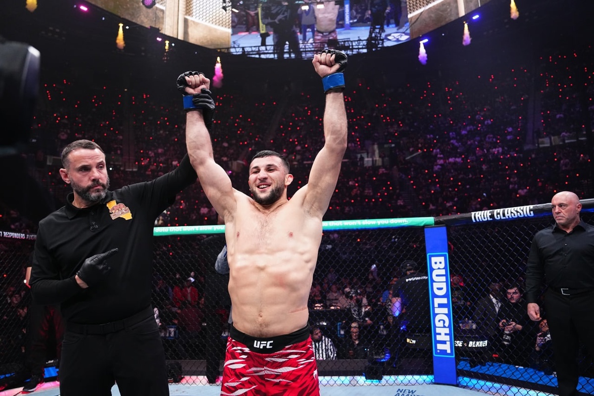     Азамат Бекоев