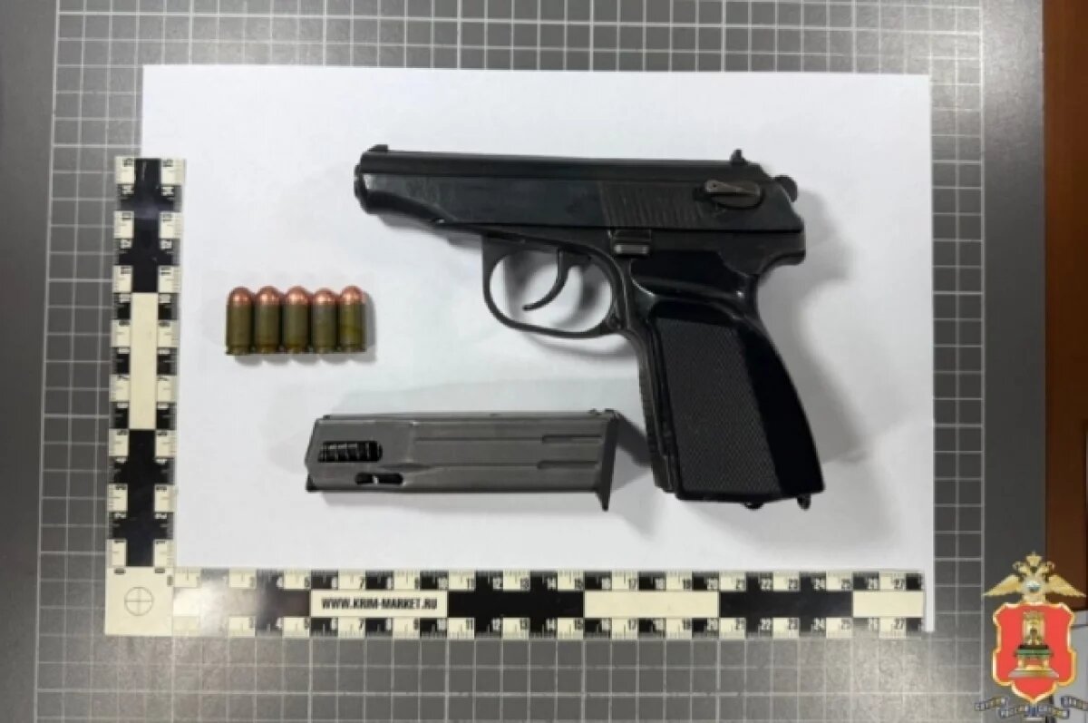    В Твери ревнивец ранил соперника ножом и схватился за пистолет