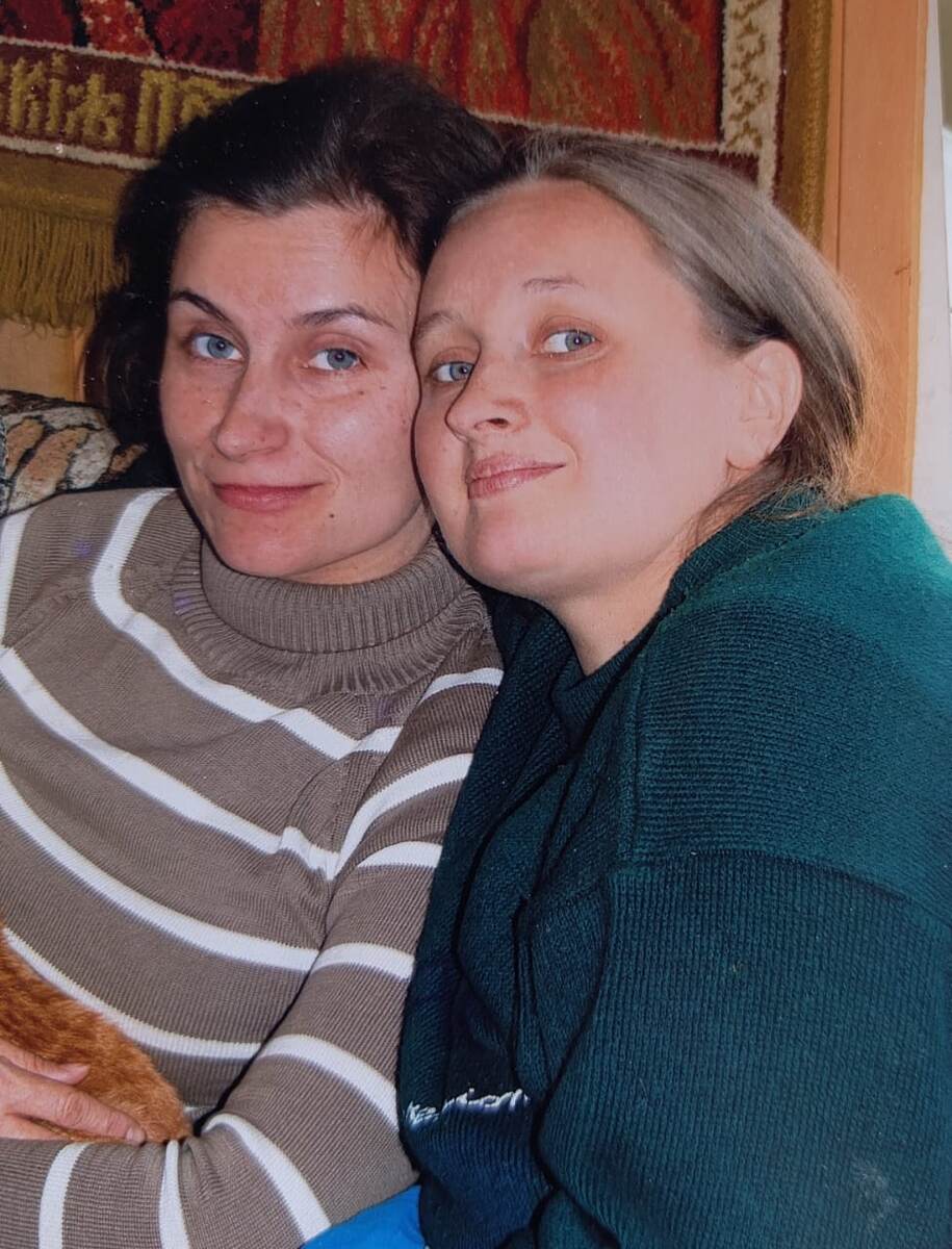 Мы с сестрой, 18 лет назад