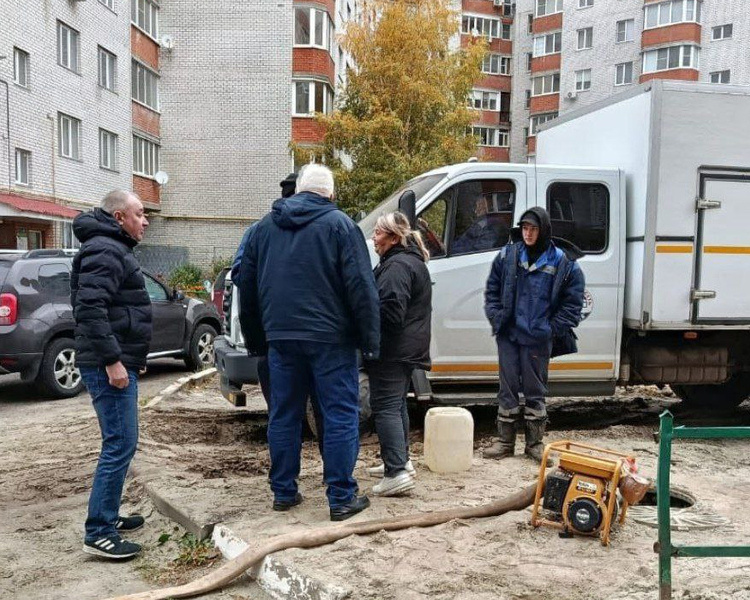     В Курске аварийные бригады проводят ремонт теплосетей