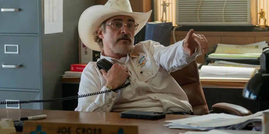    Хоакин Феникс в роли шерифа Джо КроссаCAPELLA FILM