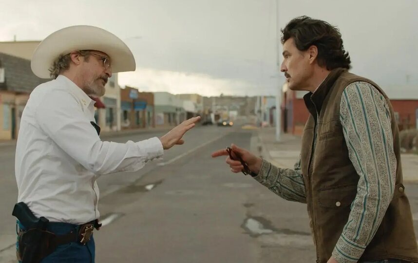    Давние недруги шериф Джо Кросс (Хоакин Феникс) и мэр Тэд Гарсиа (Педро Паскаль) стали конкурентами в предвыборной гонкеCAPELLA FILM