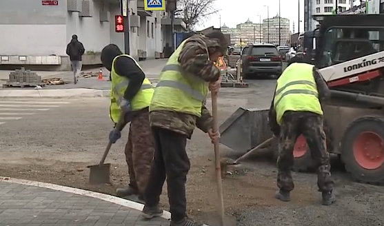     Сразу несколько улиц в центре Красноярска не успели отремонтировать вовремя