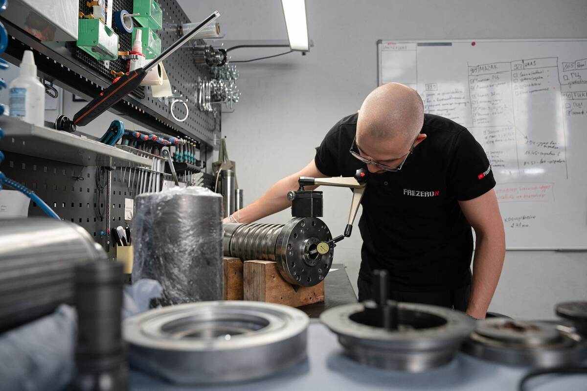   Рабочий процесс в мастерской «Фрезерон»