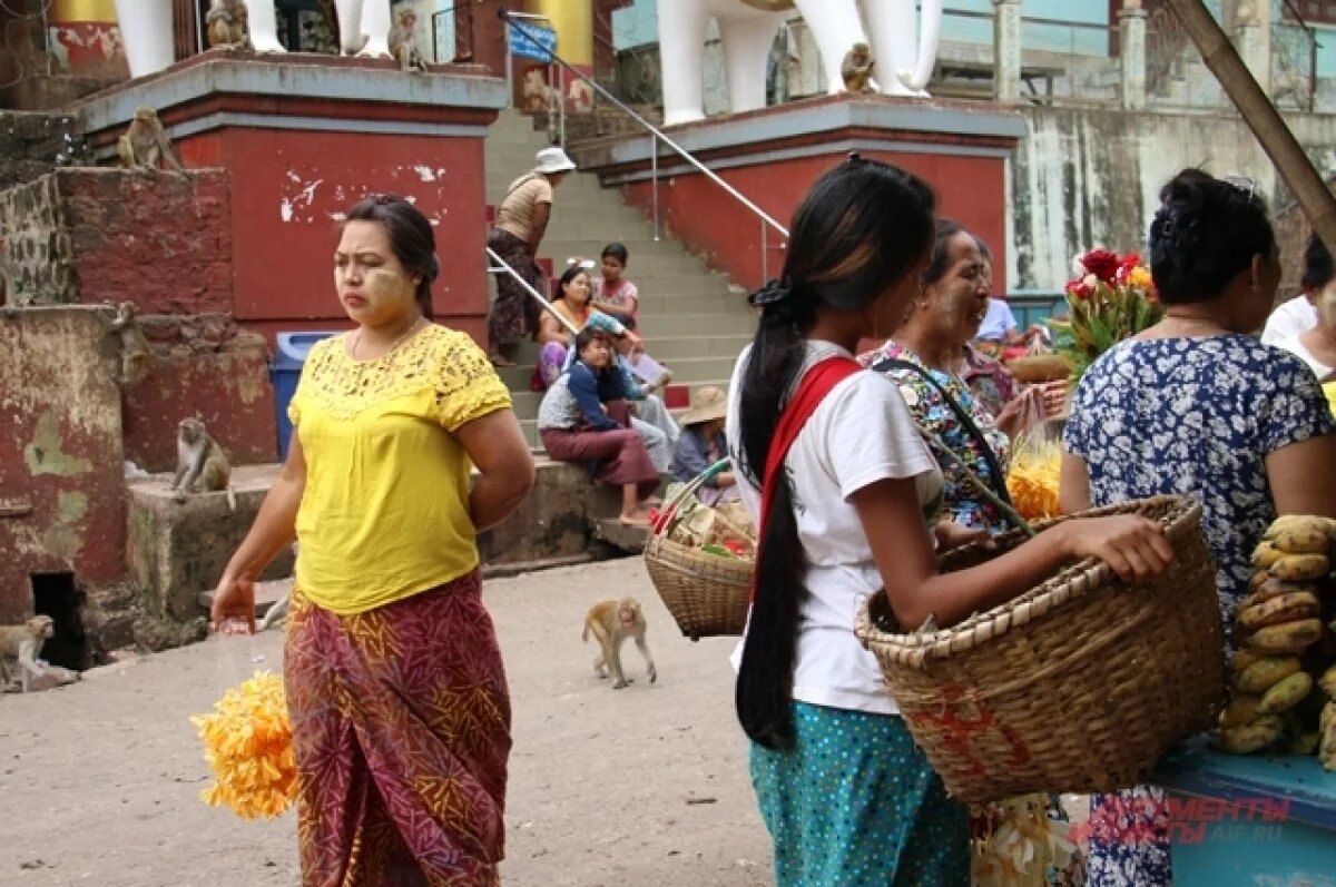    Молодых девушек обманывают, обещая карьеру моделей, а потом заставляют заниматься проституцией.