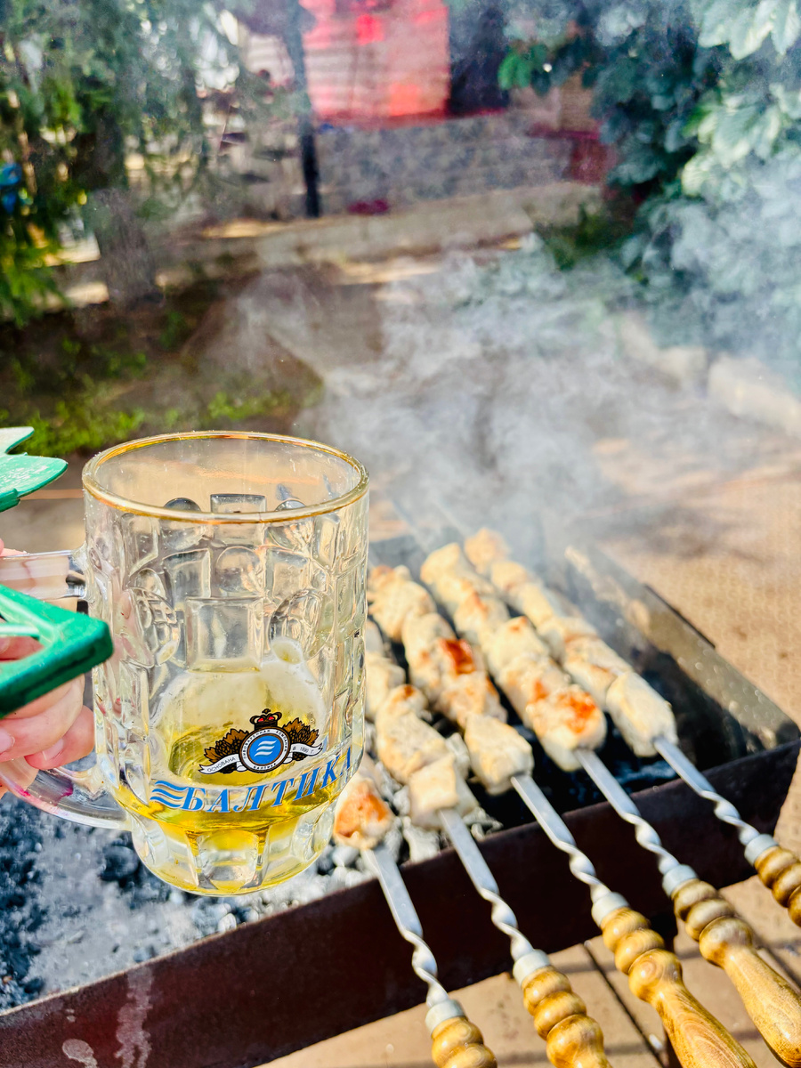 Пока жаришь, не забудь налить пенное!