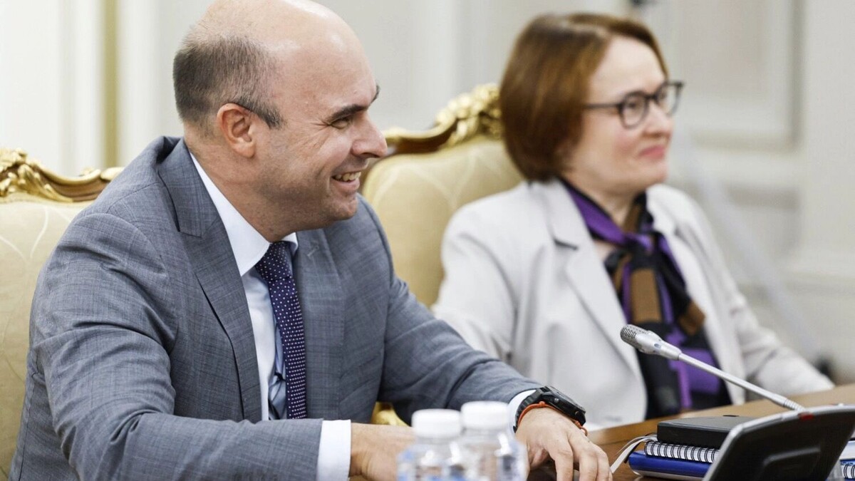 Заместитель председателя Банка России Алексей Заботкин заверил 15 октября депутатов Госдумы, что экономика РФ медленно, но выходит из перегрева. Фото: Дмитрий Астахов. POOL/ТАСС