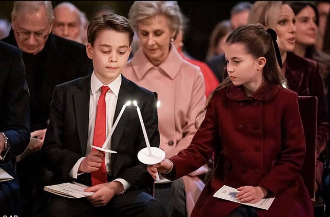 Принц и принцесса Уэльские стремятся «разорвать порочный круг» соперничества между братьями и сестрами, обеспечив им более «нормальное детство», утверждают королевские эксперты. Принц Джордж и принцесса Шарлотта на рождественской службе в Вестминстерском аббатстве в 2024 году.