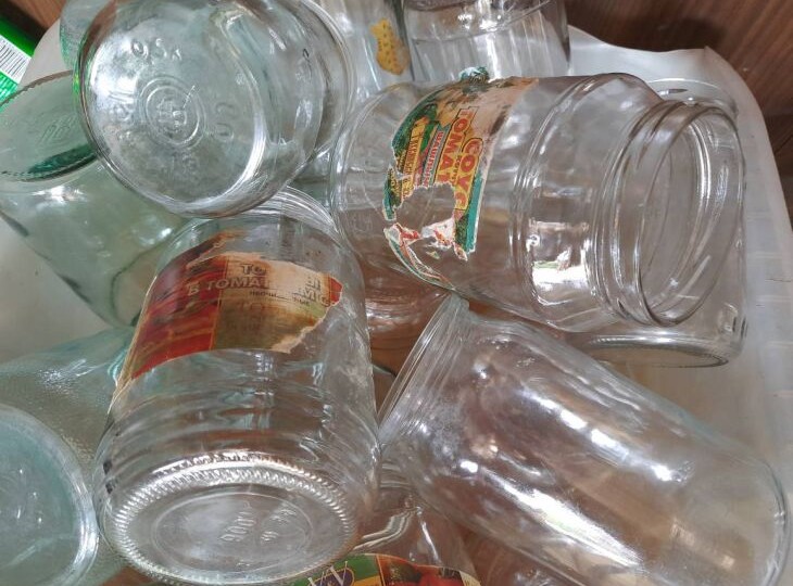 Почему нельзя оставлять пустые банки на кухне — денежная энергетика