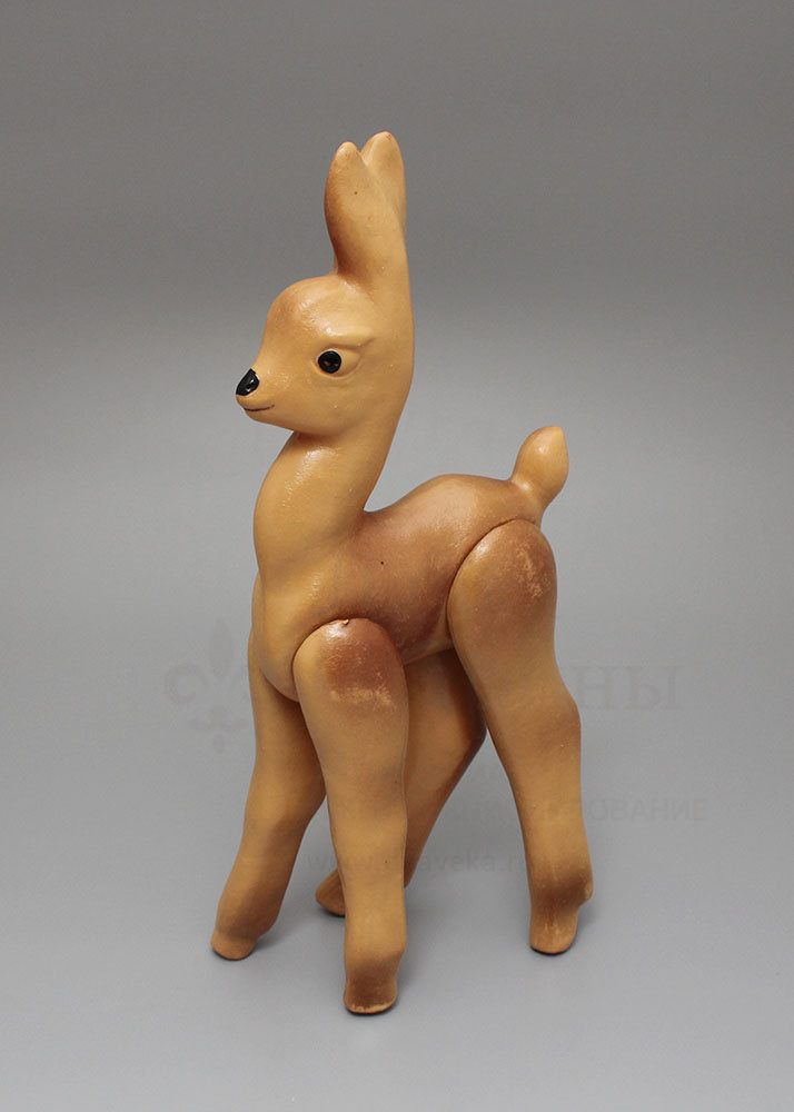 Советская игрушка «Олененок» на резинках, целлулоид, 1950-е. Фото с нашего сайта dvaveka.ru