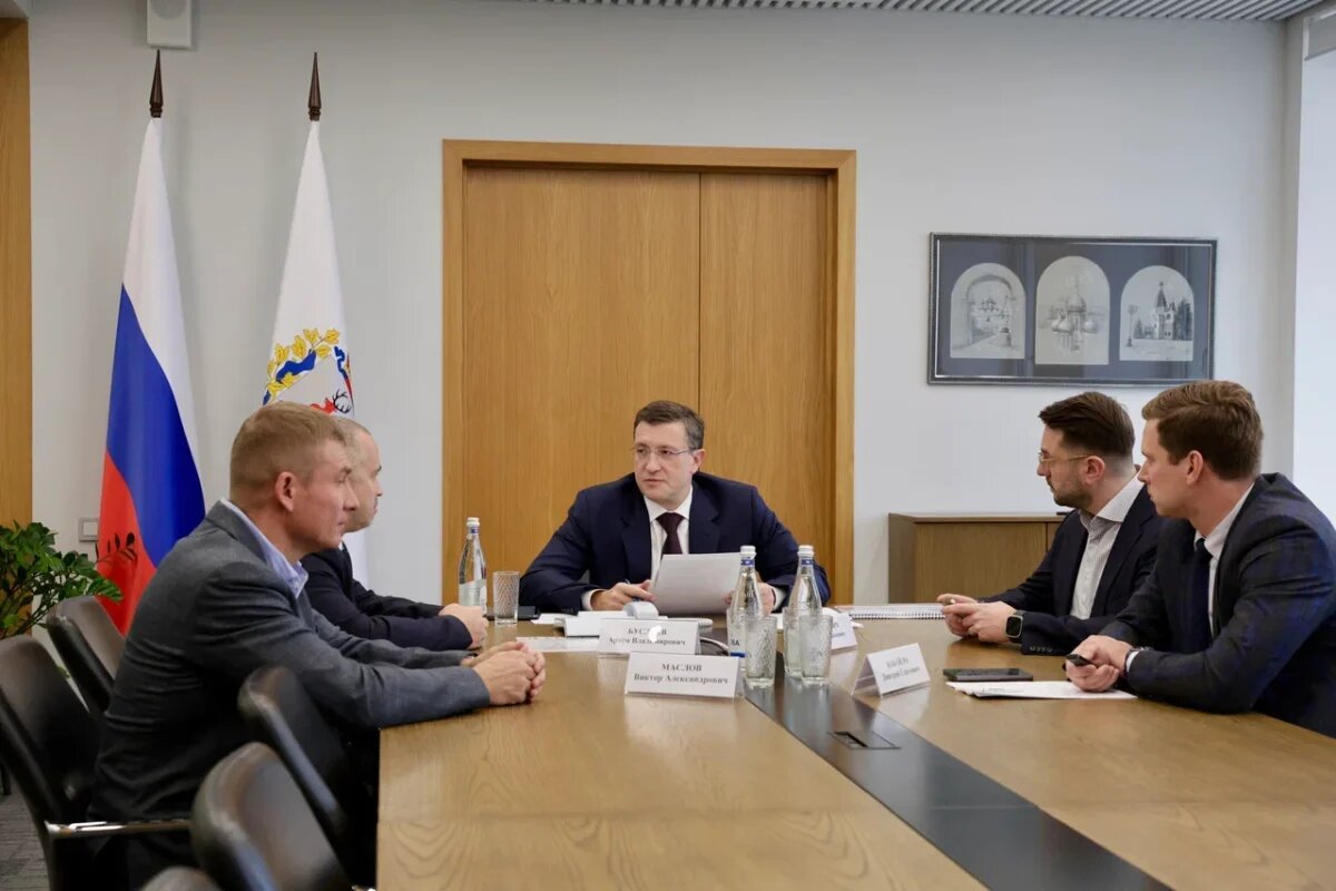    Глеб Никитин и Артем Буслаев обсудили развитие сквоша в Нижегородской области