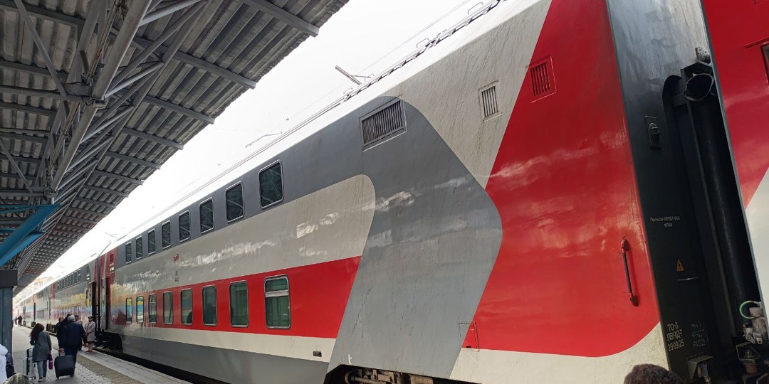 Двухэтажный поезд РЖД. Тесно ли ехать на втором этаже?