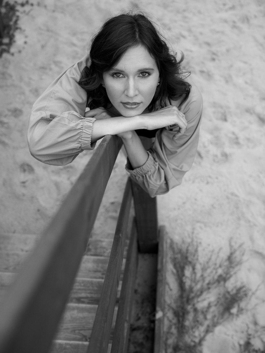 чтобы увидеть все фото, нужно листать карусель