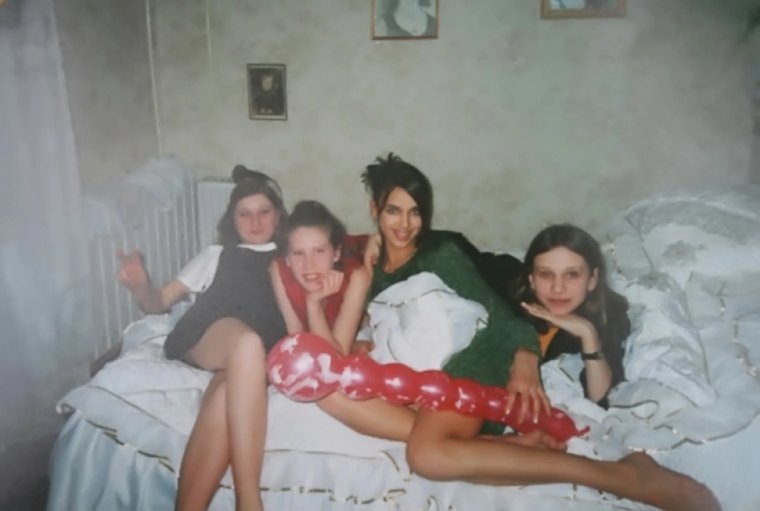 Ирина родилась в небольшом шахтерском городке Еманжелинске Челябинской области. На фото модель вторая справа Фото: РИА Новости