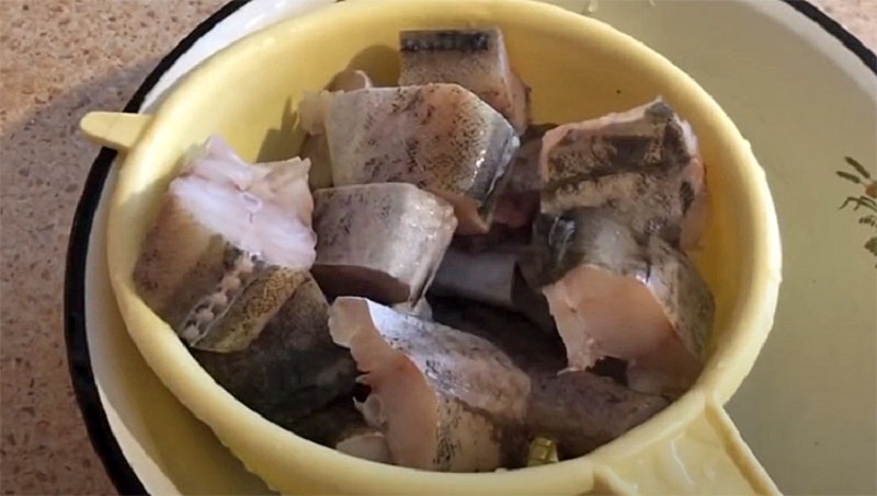 Минтай в кляре: идеальный рецепт для тех, кто ищет яркий вкус