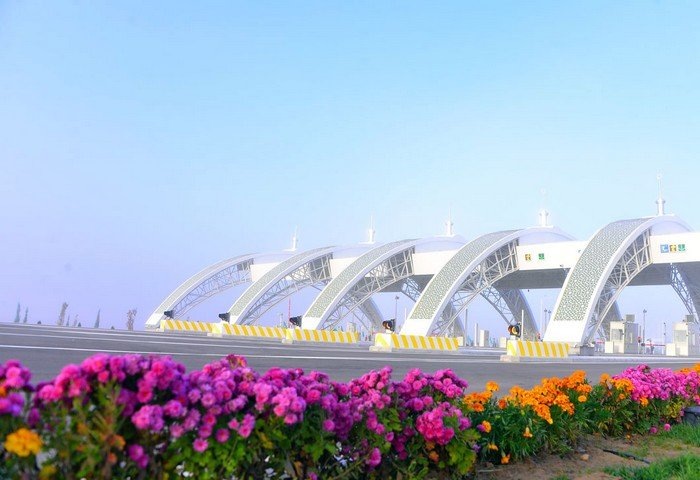 Участок Ашхабад-Теджен высокоскоростной автомагистрали Ашхабад–Туркменабат (Фото: TDH)