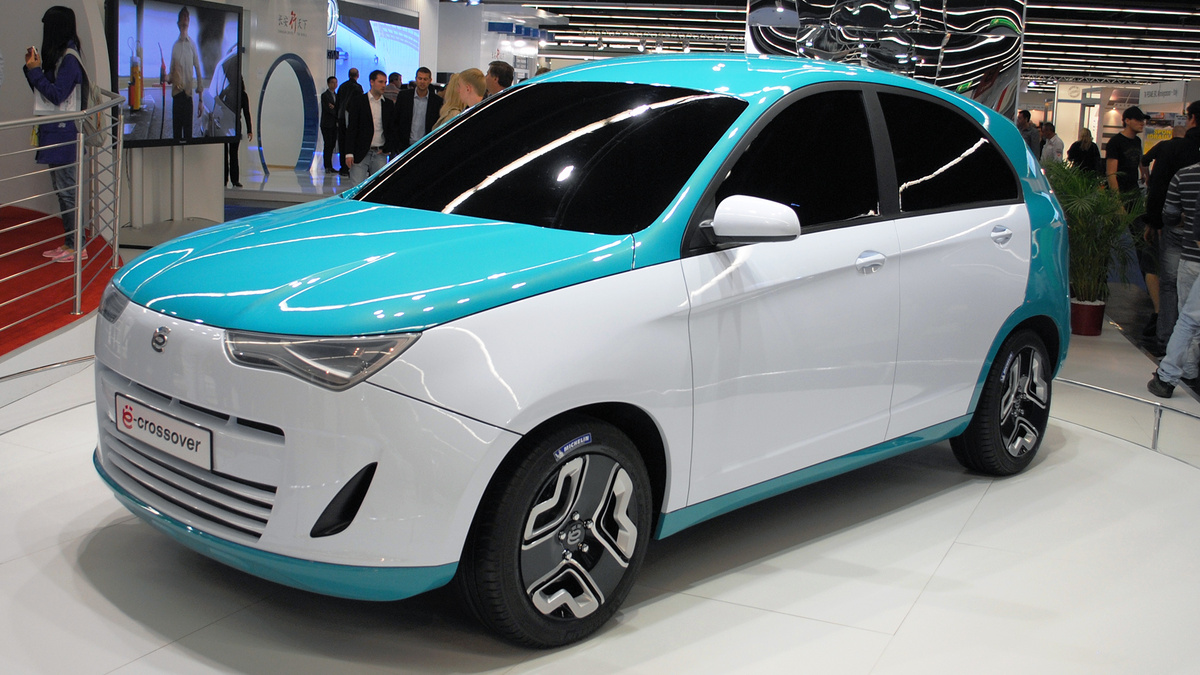 "Ё-кроссовер" на автосалоне во Франкфурте