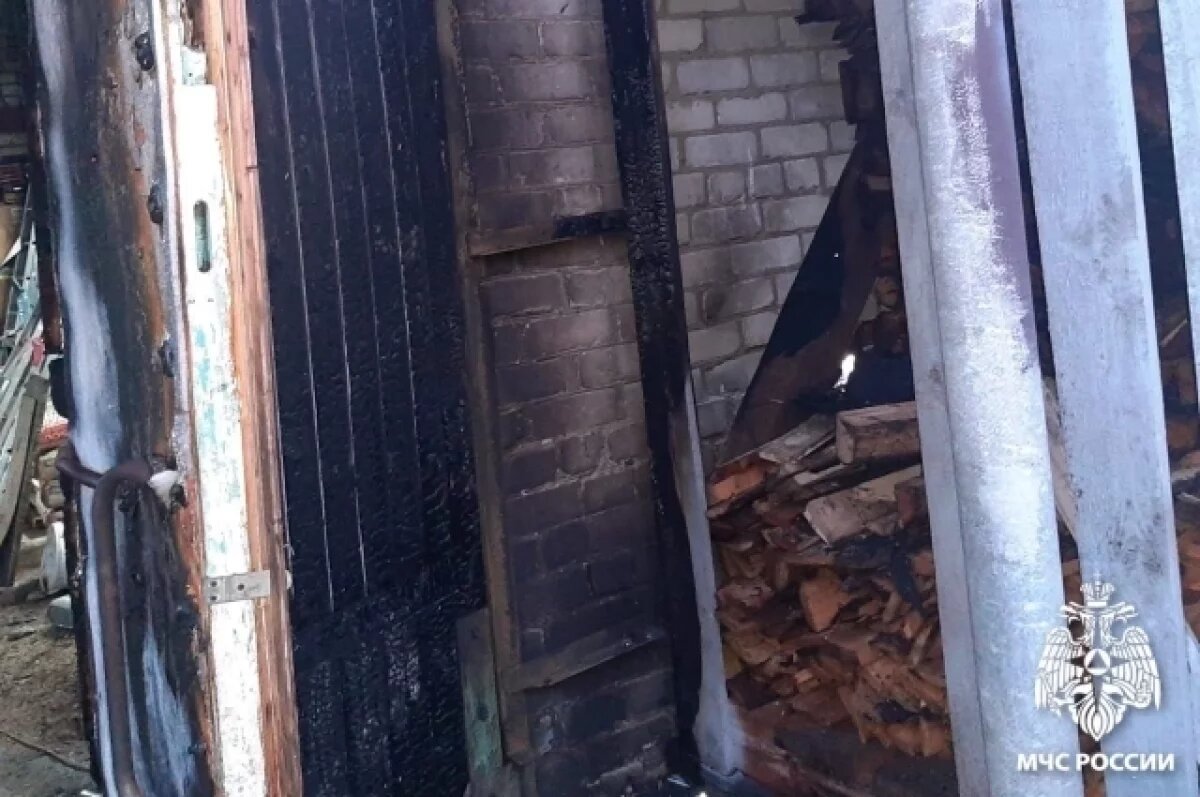    В селе под Угличем поджег дрова в чужом гараже и сам пострадал