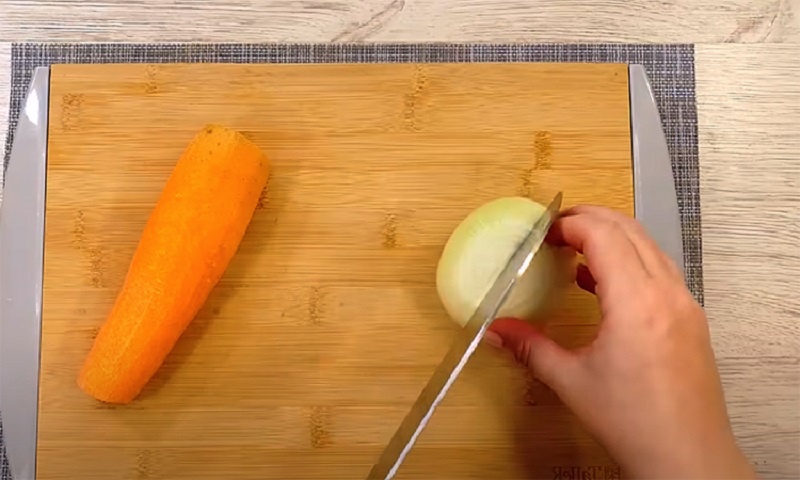 Вкусный ужин в восточном стиле: домашние вареники и мясо с ароматом пряностей