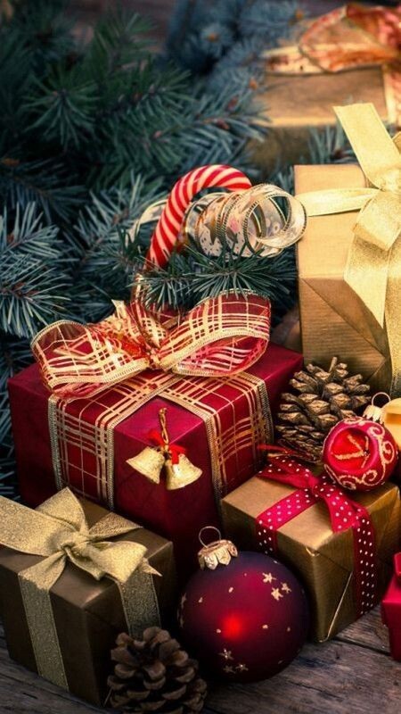 Фото с https://www.pinterest.com/pin/christmas-wallpaper--208573026486740978/